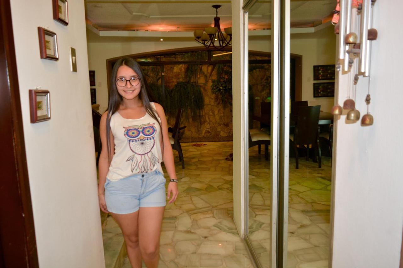 Hostal Villa 97 Гуаякиль Экстерьер фото