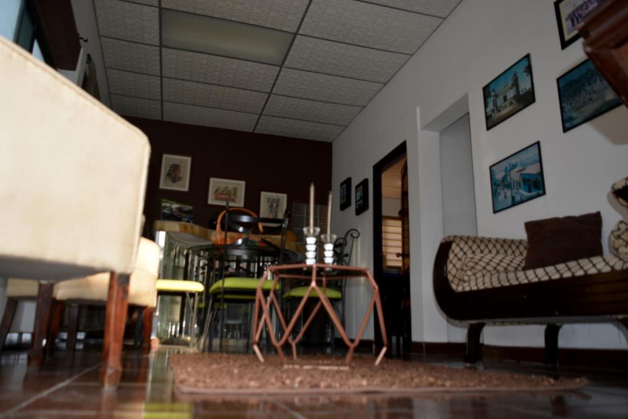 Hostal Villa 97 Гуаякиль Экстерьер фото