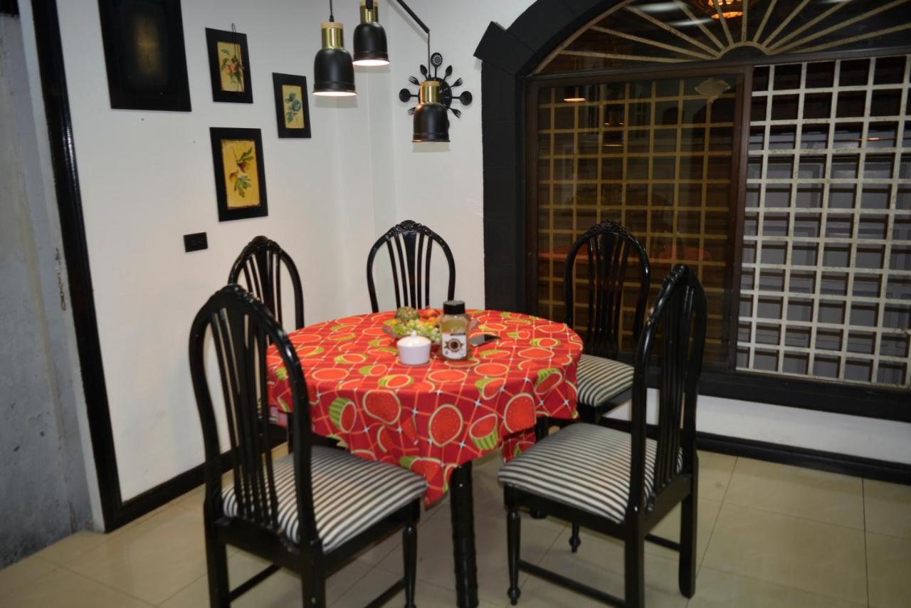 Hostal Villa 97 Гуаякиль Экстерьер фото