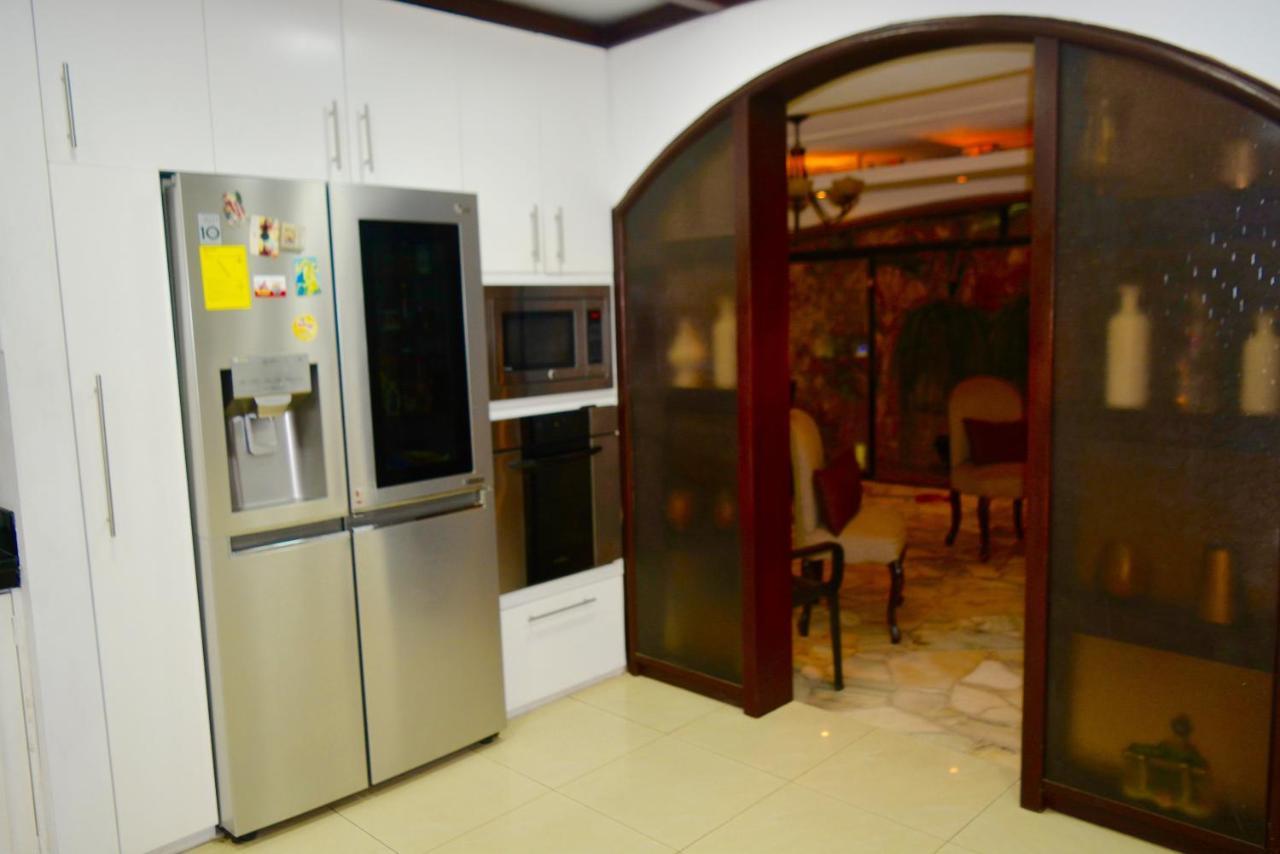 Hostal Villa 97 Гуаякиль Экстерьер фото