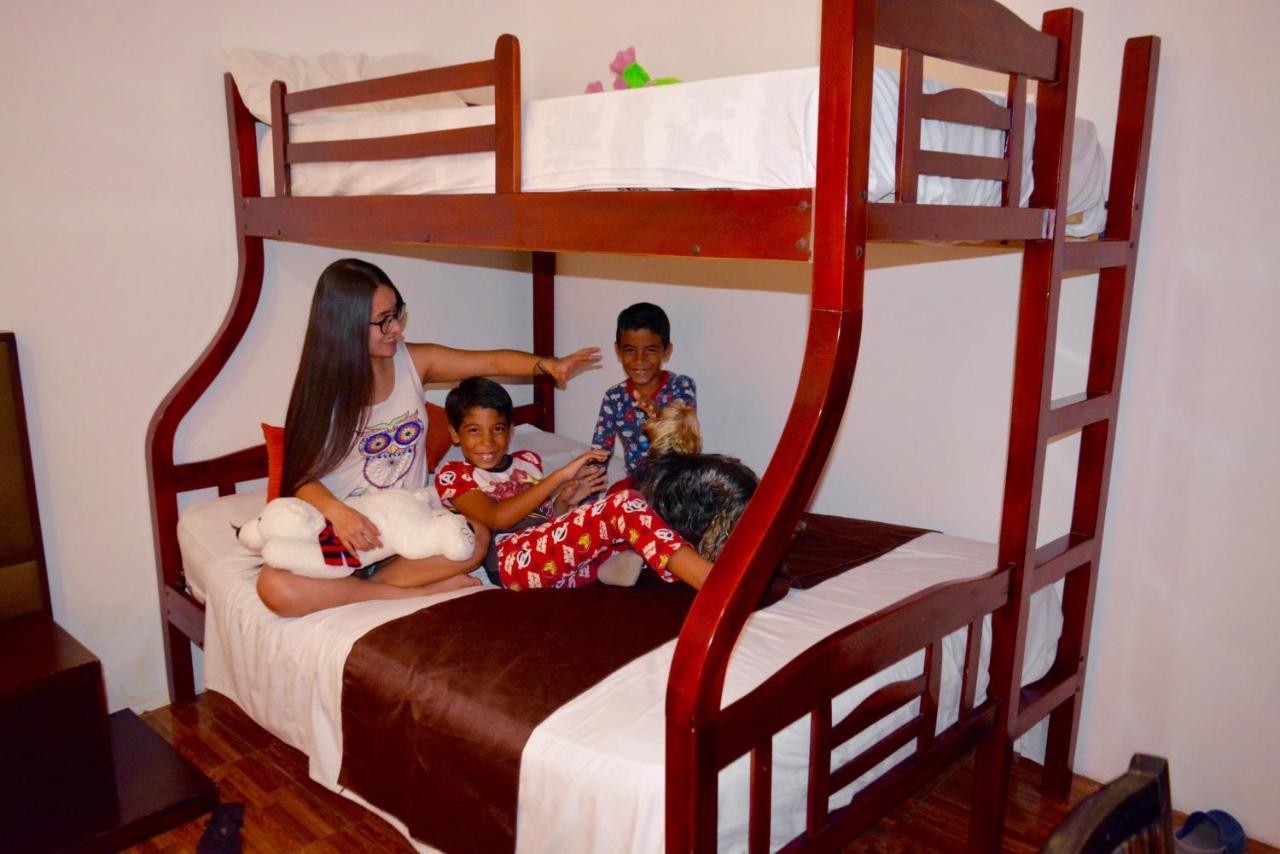 Hostal Villa 97 Гуаякиль Экстерьер фото