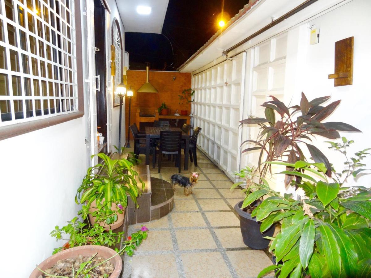 Hostal Villa 97 Гуаякиль Экстерьер фото