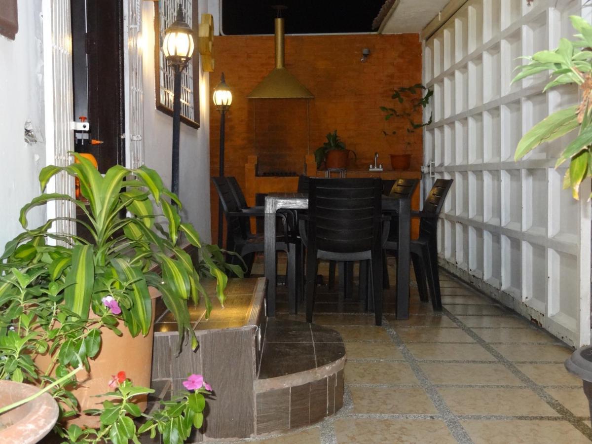 Hostal Villa 97 Гуаякиль Экстерьер фото